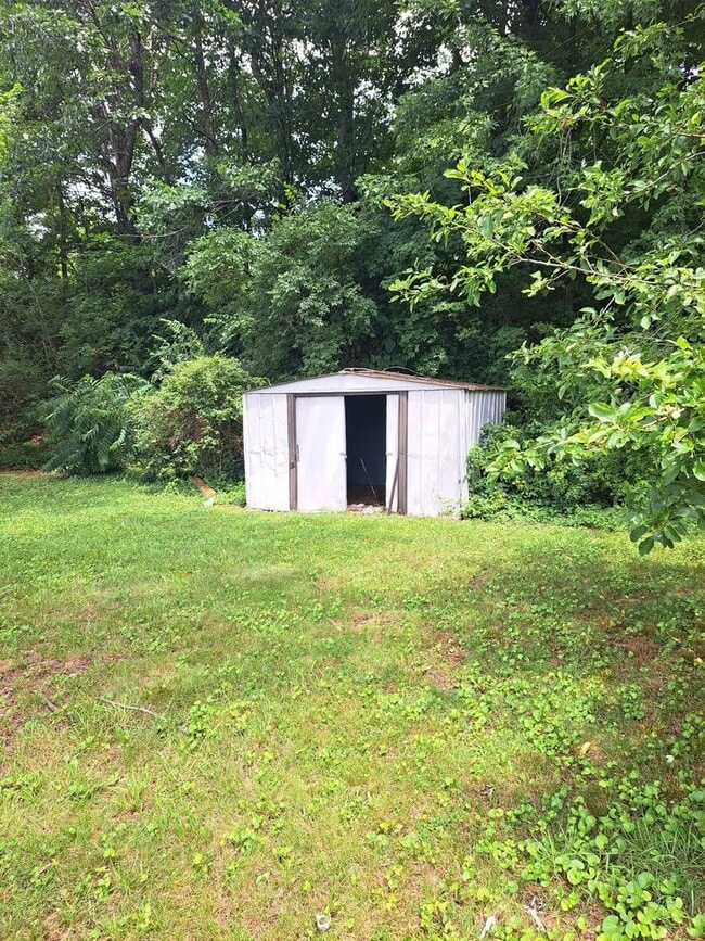 Foto del edificio - 3 Bedroom 1 bath house in Morristown, TN