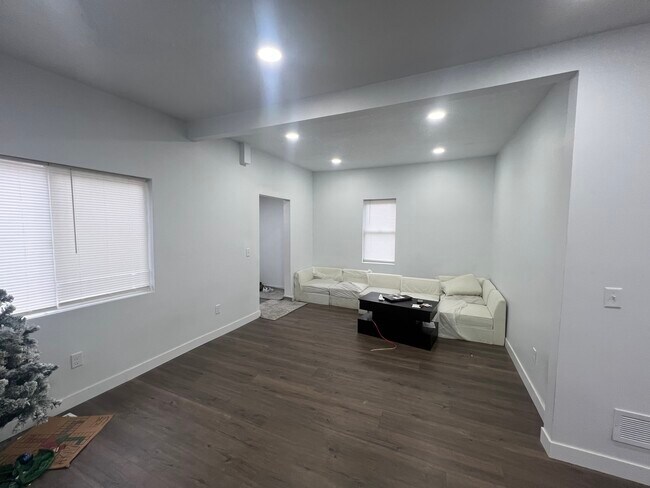 Foto del edificio - 3105 6th Ave