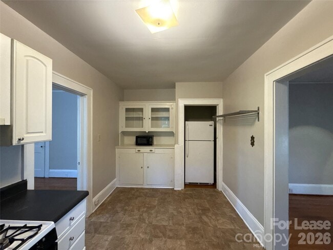 Building Photo - 518 Oakland Ave