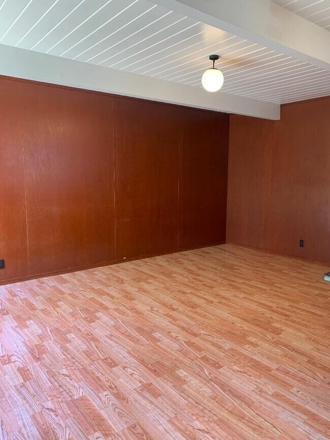 Building Photo - 838 Trenton Dr