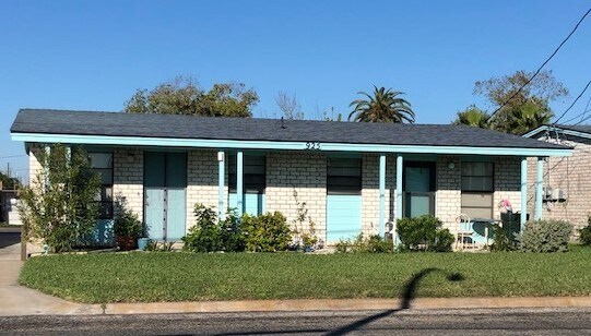 Foto principal - 917 S Church St
