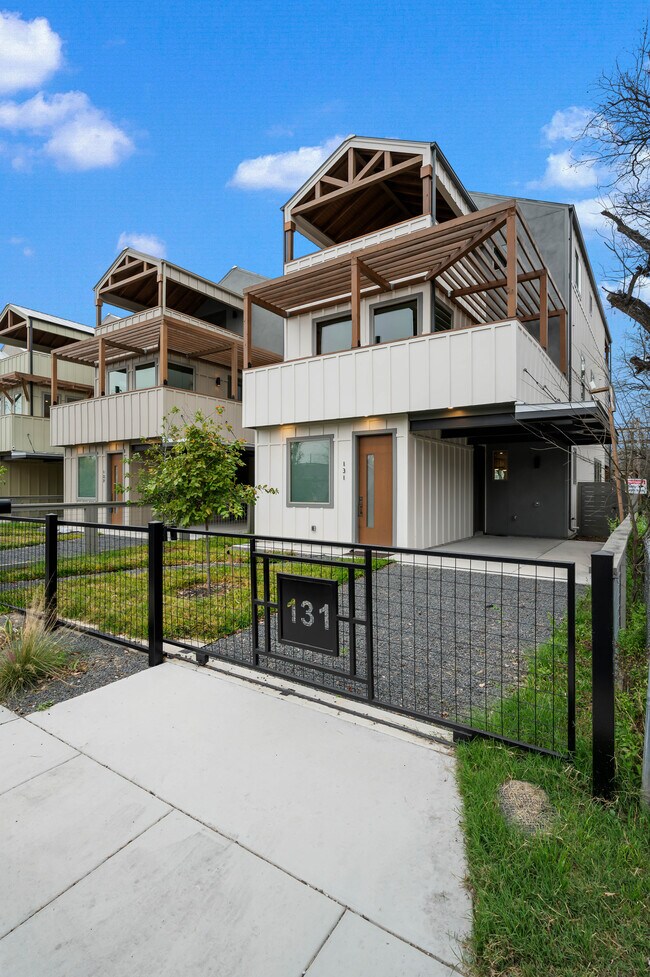 Foto del edificio - 131 E Fest St