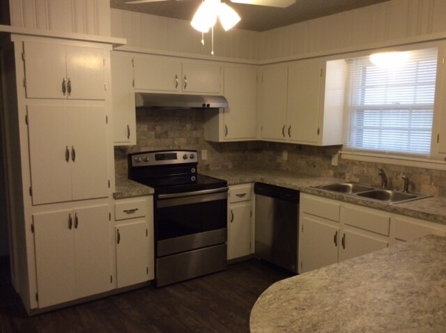 Foto del edificio - This Great College Rental! Completely Upda...