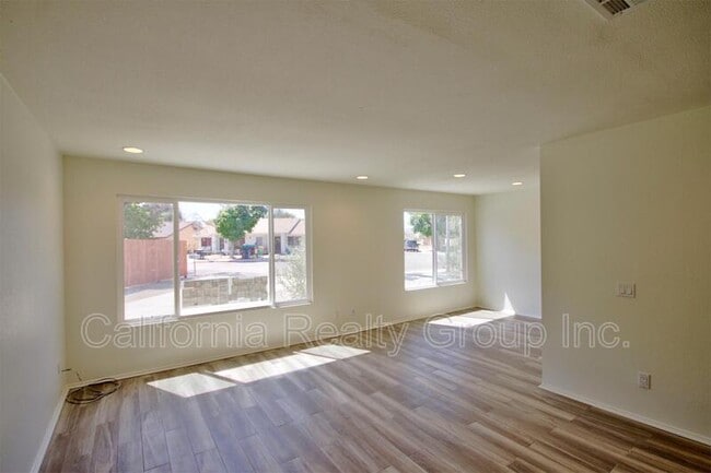 Building Photo - 2480 Tahoe Cir
