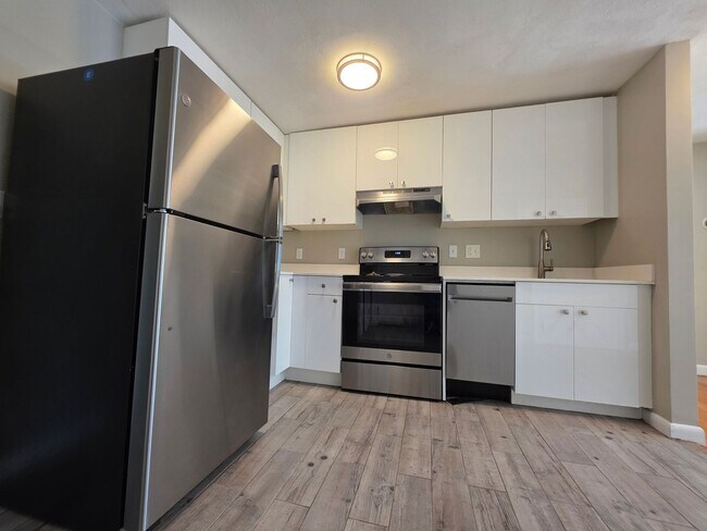 Building Photo - No Brokers Fee, Heat, Hot Water Included, ...