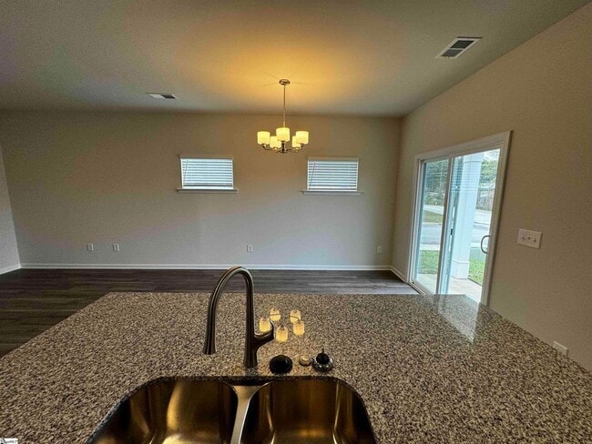 Building Photo - 617 Green Wigeon Rd