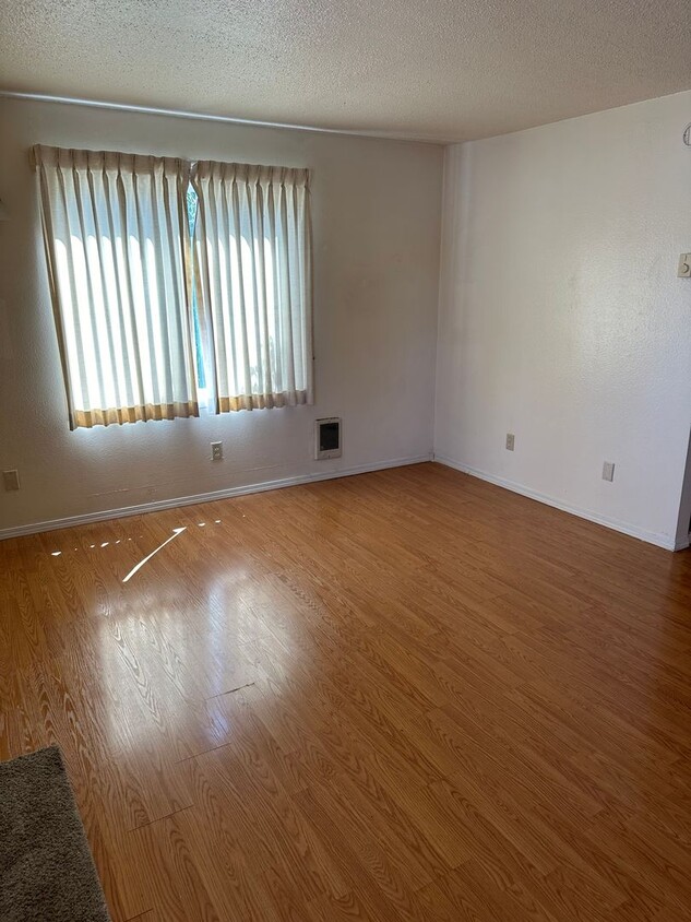 Primary Photo - 1-bedroom 1 bath Upstairs Apartment