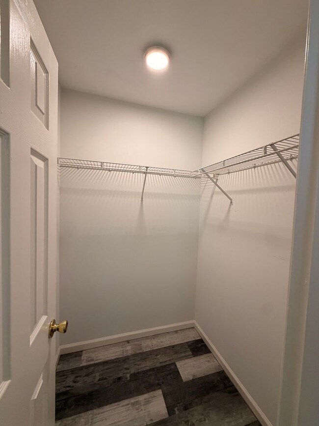 Building Photo - 2 Bedroom 2 Bathroom Available in July!