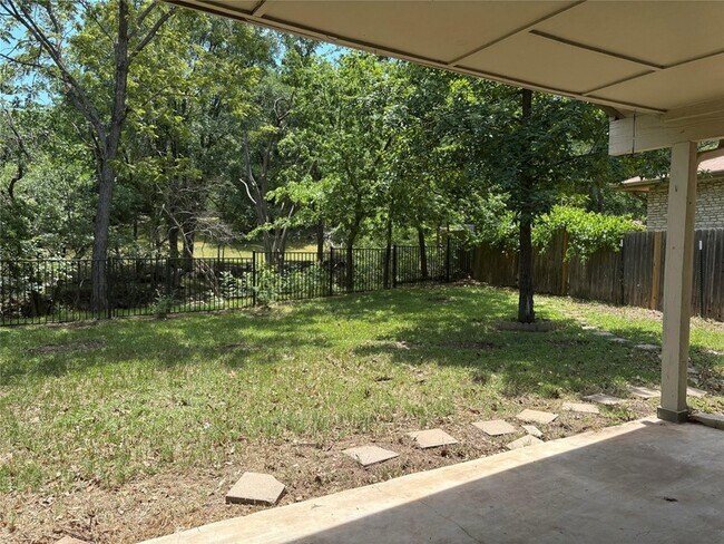 Foto del edificio - 6605 Danwood Dr