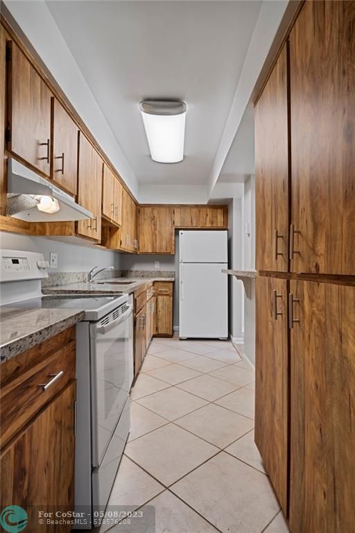 Foto del edificio - 2181 NE 36th St