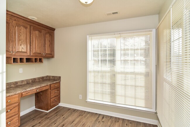 Foto del edificio - 237 Chestnut Oak Cir