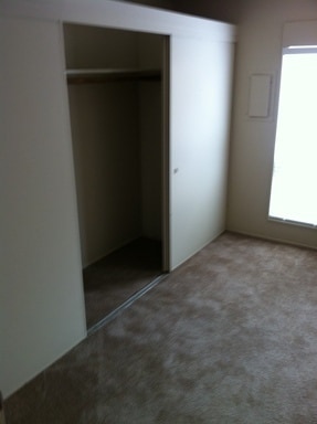 Primary Photo - (690) Circle Court - 1 Bedroom / 1 Bathroom