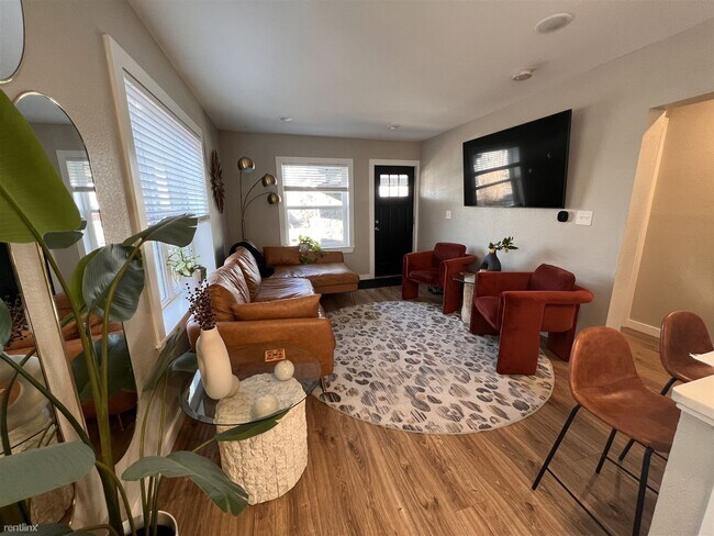 Foto del edificio - 3 br, 2 bath House - 3326 Steele Street