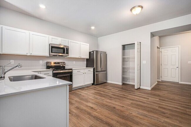 Building Photo - Apply by March 20th and take advantage of $500 off your move-in cost. Don’t miss this limited-tim...