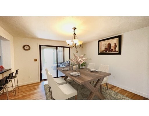 Foto del edificio - 24 Hammond Pond Pkwy