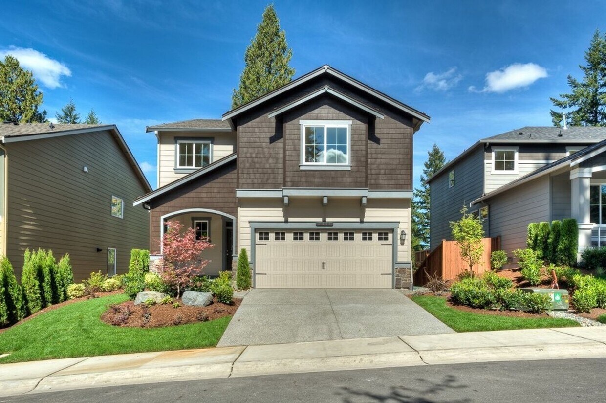 Foto principal - 4 Bed and 2.5 Bath Stunning Single-family ...