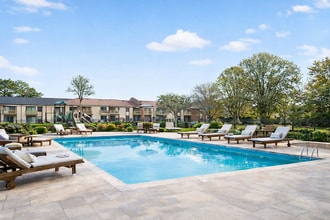 Building Photo - Pembroke Lake Apartments