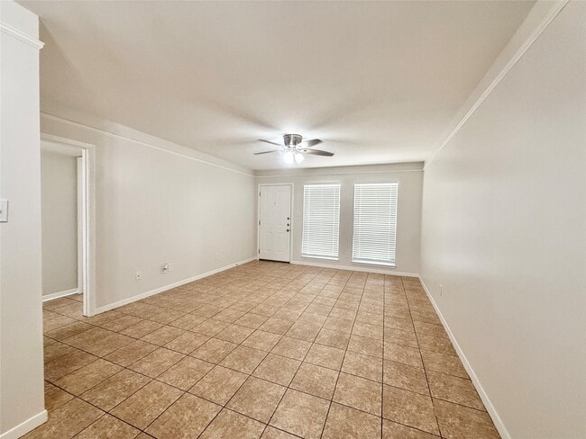 Foto del edificio - 500 Willow Dr