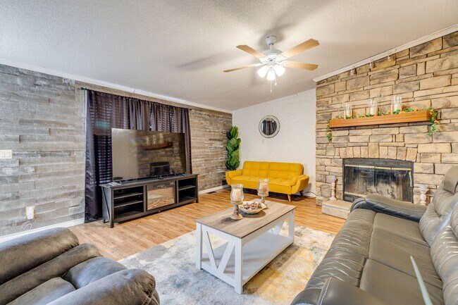 Foto del edificio - 9427 Syble Dr