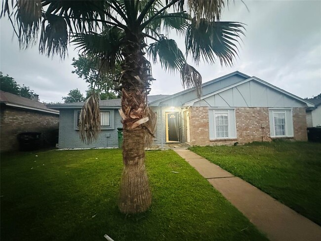 Foto del edificio - 12808 Dairy Brook Dr