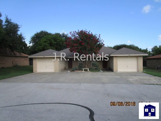 Foto del edificio - Perfect Starter Home Ready For You To Lease