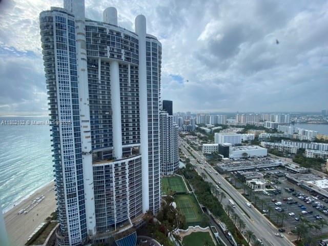 Primary Photo - 18201 Collins Ave