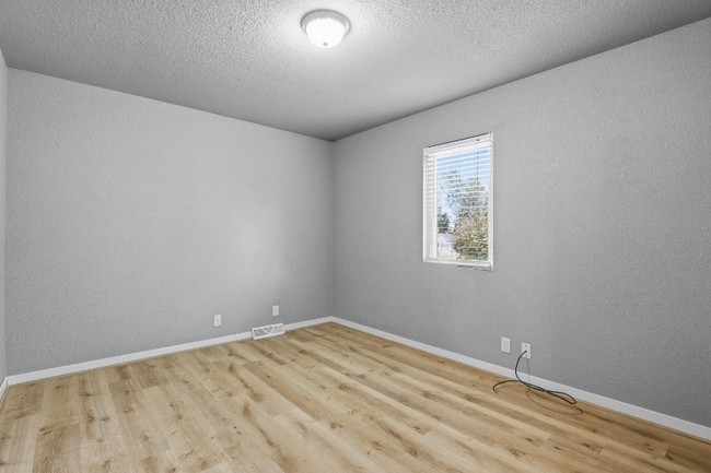 Building Photo - 2104 Prairie Ave