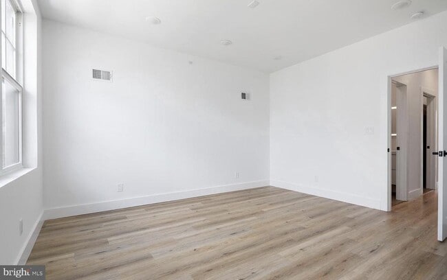Building Photo - 3108 Clifford St