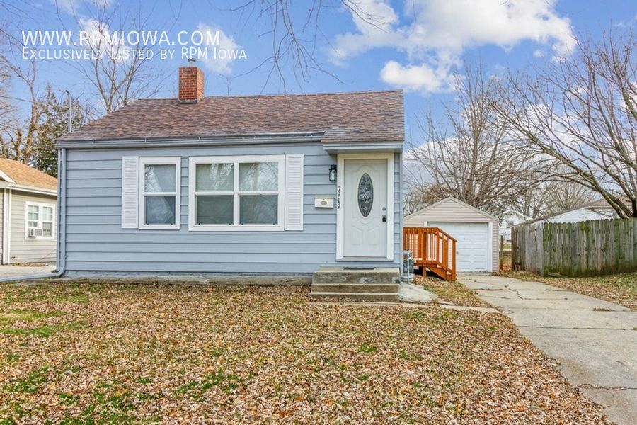 Primary Photo - STAINLESS STEEL APPLIANCES! 2 Bedroom, 1 B...