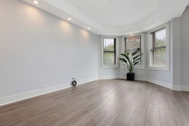 Foto del edificio - 1839 W Armitage Ave