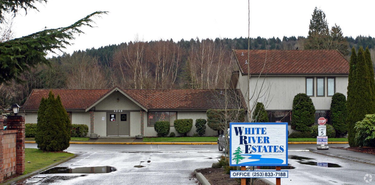 Duvall Highland Mobile Home Pk Apartments in Duvall, WA