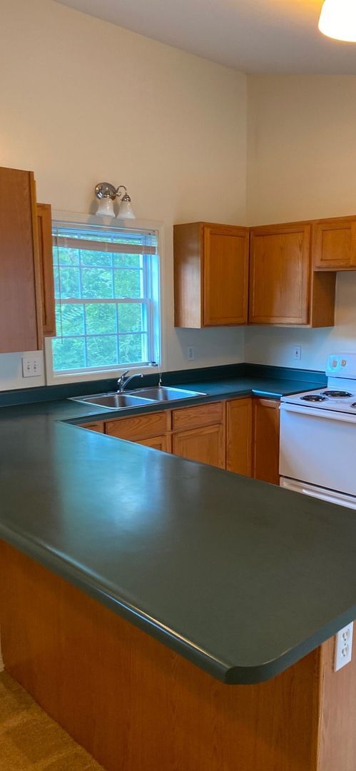 Foto del edificio - 3 Bedroom Available August 2026;  Monthly ...