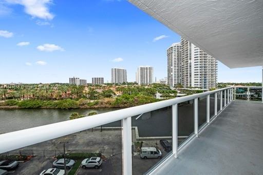 Foto del edificio - 20505 E Country Club Dr