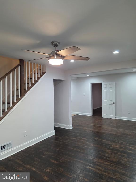 Foto del edificio - 5927 Leewood Ave