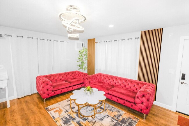 Foto del edificio - 1063-67 Gillespie Dr