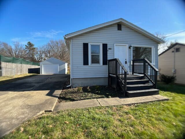 Foto principal - Beautiful Home in Peoria Heights