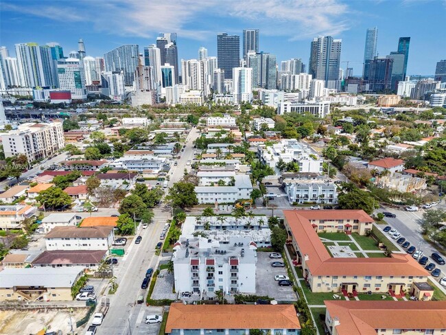 Foto del edificio - 620 SW 10th St
