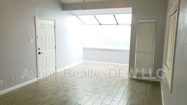 Building Photo - 2105 Count Fleet Dr