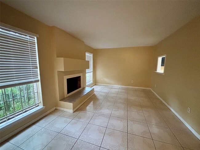 Building Photo - 8712 Wilcrest Dr