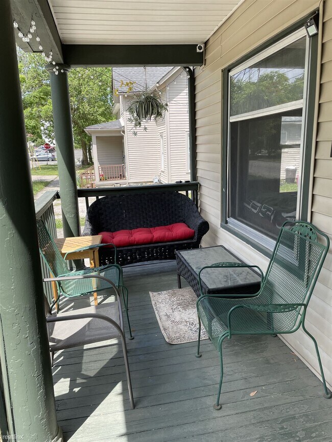 Foto del edificio - 4 br, 1 bath Duplex - 416 Olive St Unit 1