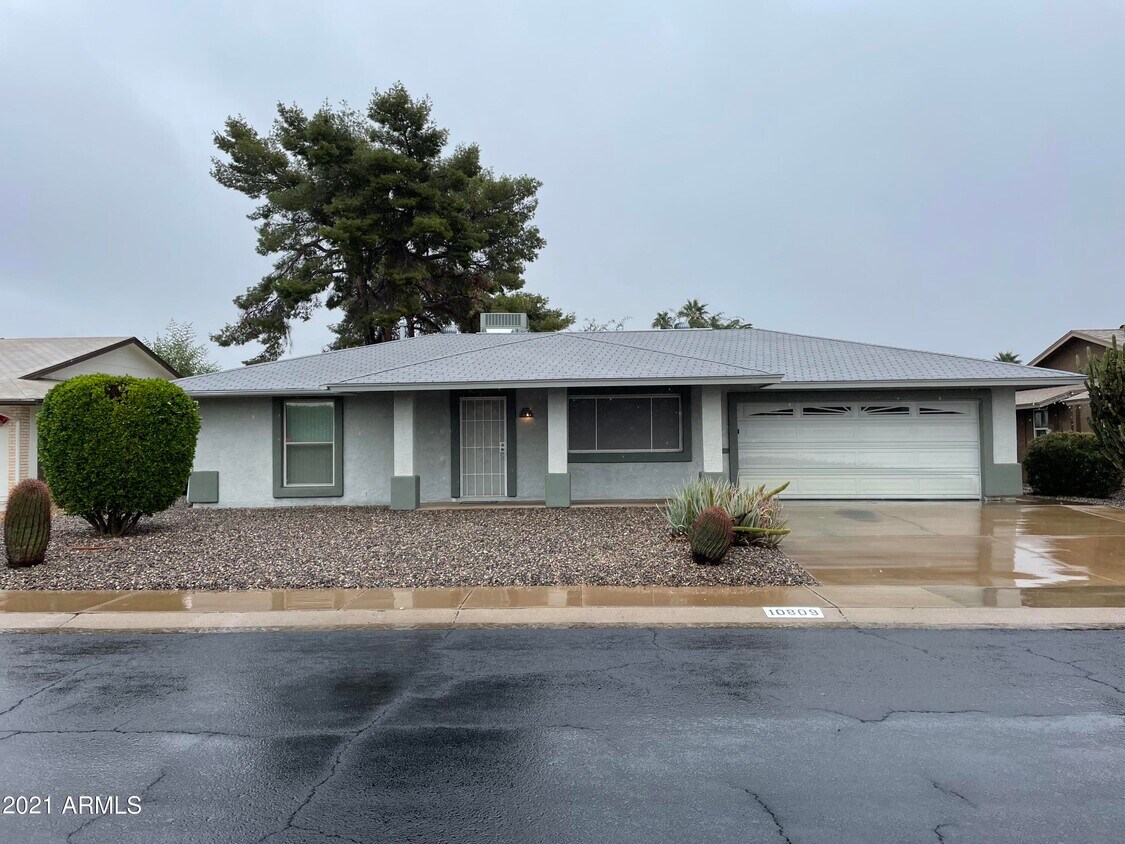 Primary Photo - 10809 W Sarabande Cir