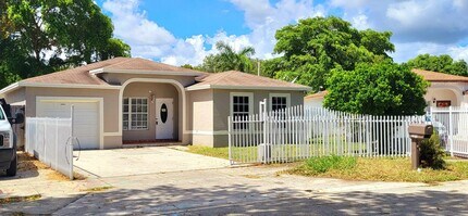 Building Photo - 26830 SW 134th Pl