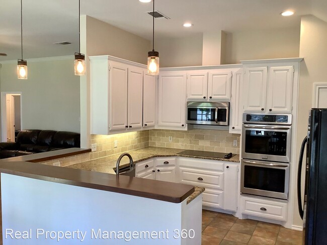 Building Photo - 3 br, 2 bath House - 7316 Hidden Oaks Dr