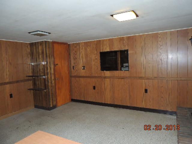Building Photo - 207 E Chestnut St