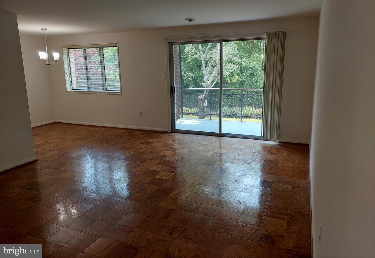 Foto principal - 10444 Rockville Pike