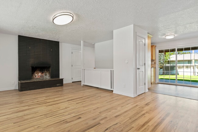 Building Photo - 1107 Beechwood Dr