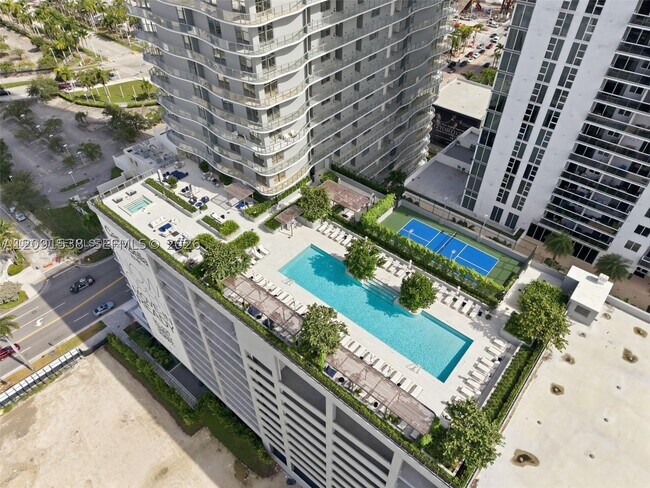 Building Photo - 1400 Biscayne Blvd