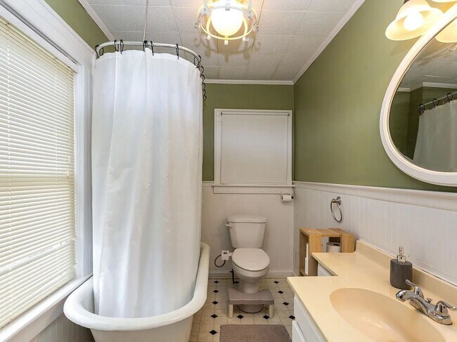 Foto del edificio - 2935 Merrill Ave