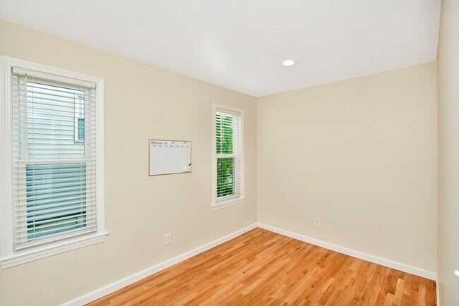Building Photo - 50 Jewett St