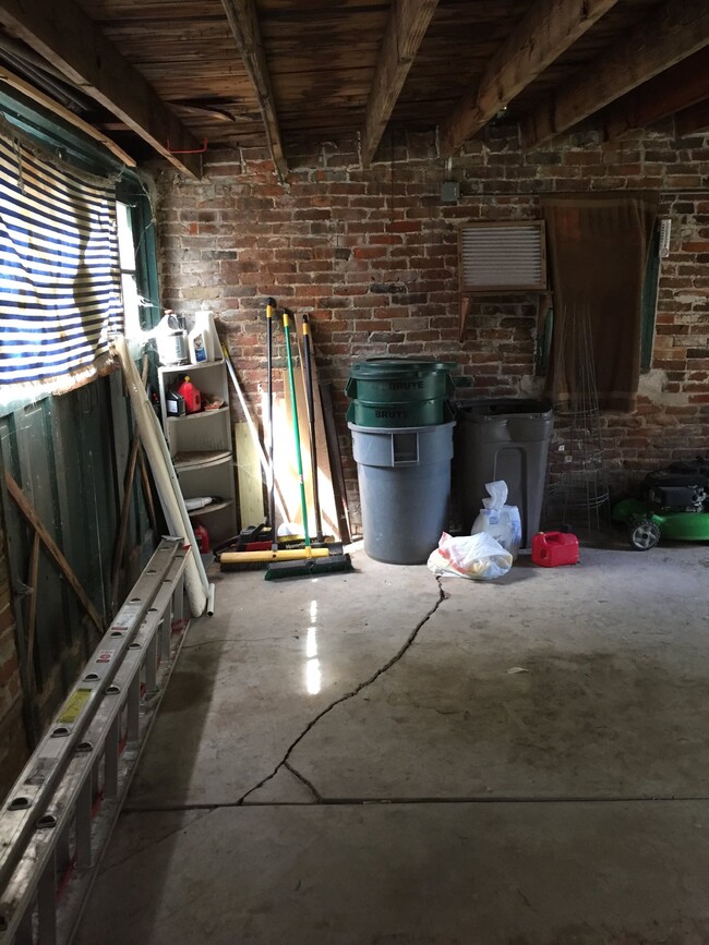 Building Photo - Ranch House for Rent-$100 Under Market